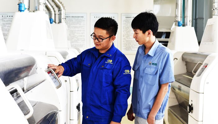 Operator training for flour milling machine during after sales service